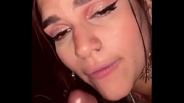 Uber driver gets a tip, a warm mouth to put his cock and load in