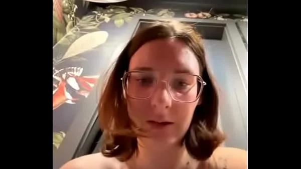 The Showwhitee squirting in a public place