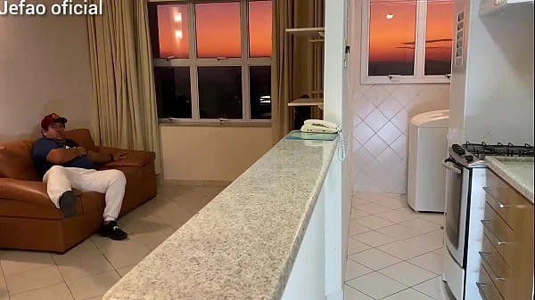 Fui arruma a maquina se uma cliente, e o marido intertido com a televisão,  e deixou q mulher gostosa do meu lado, fodi ela bem gostoso