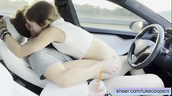 Eighteen Year Old Amateur Tinder Date Fucks In Car