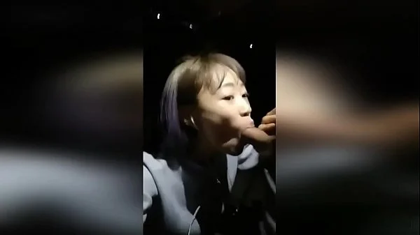 Chinese teen girlfriend sucks a cock and fucks on the streets at night