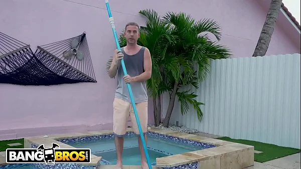 BANGBROS - Lucky Pool Boy Tony Rubino Fucks Cougar Ryan Conner