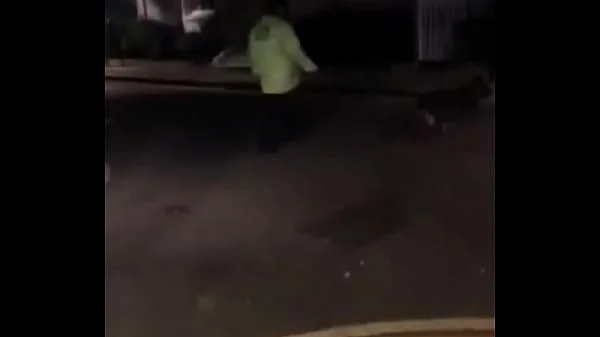mamando em publico